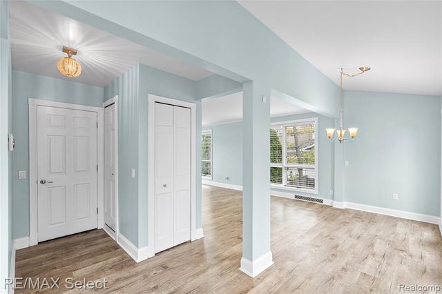 11501 Torrey Road, Fenton, MI 48430