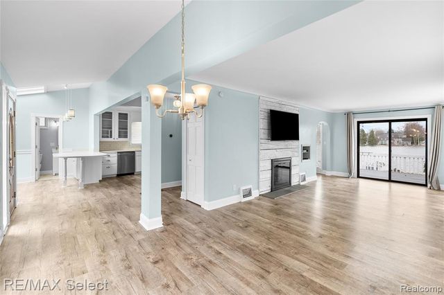 11501 Torrey Road, Fenton, MI 48430