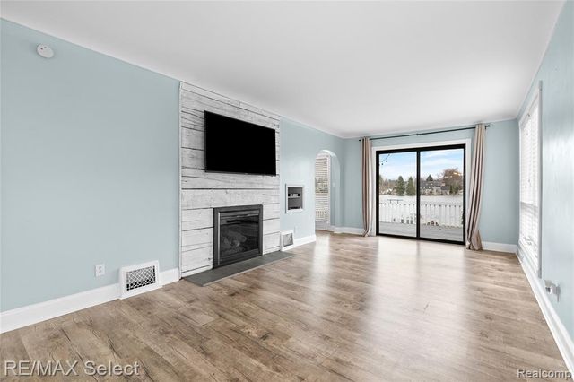 11501 Torrey Road, Fenton, MI 48430