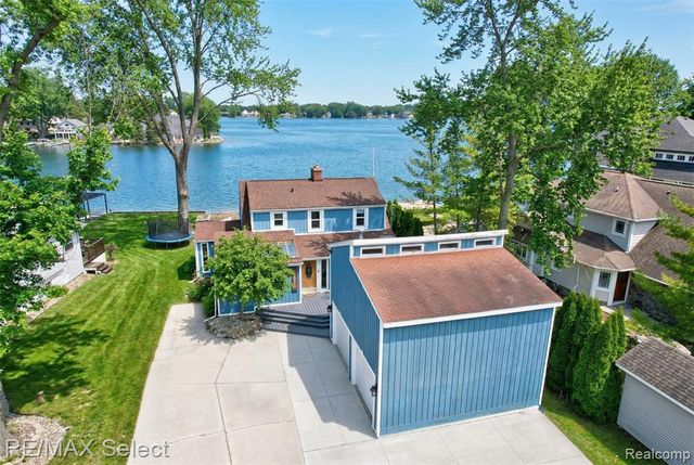 11501 Torrey Road, Fenton, MI 48430