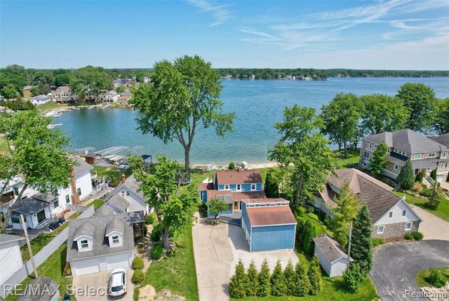 11501 Torrey Road, Fenton, MI 48430