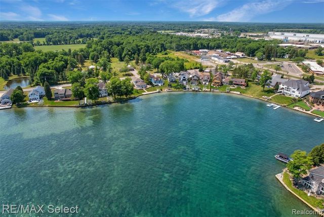 11501 Torrey Road, Fenton, MI 48430