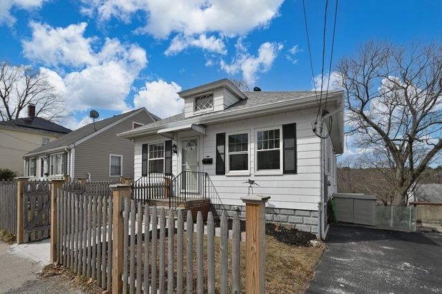 26 Gaston St, Medford, MA 02155