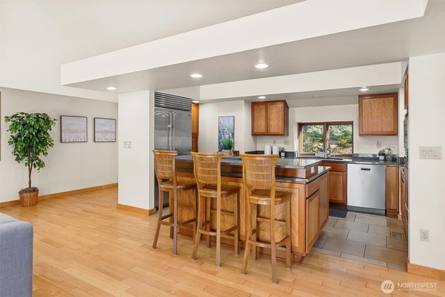 17055 37th Avenue NE, Lake Forest Park, WA 98155