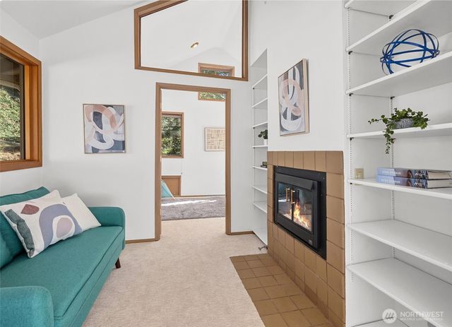 17055 37th Avenue NE, Lake Forest Park, WA 98155