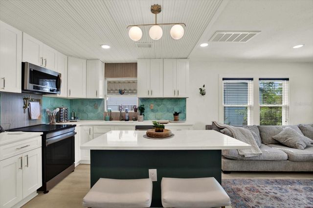 4828 6TH AVENUE S, St Petersburg, FL 33711