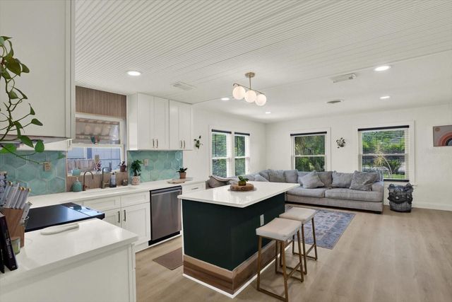 4828 6TH AVENUE S, St Petersburg, FL 33711