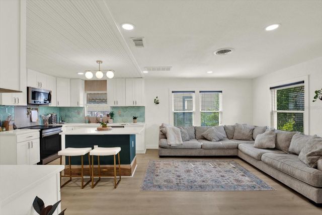 4828 6TH AVENUE S, St Petersburg, FL 33711