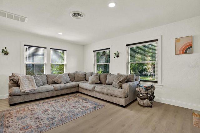 4828 6TH AVENUE S, St Petersburg, FL 33711