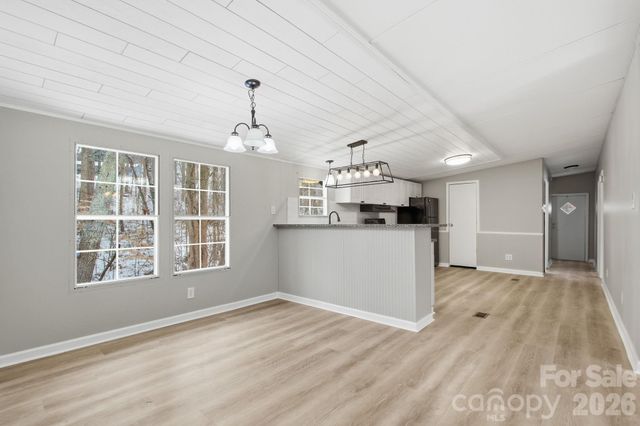 517 Ridgeway Place SW, Lenoir, NC 26845