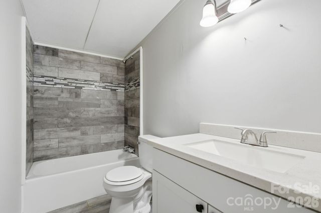 517 Ridgeway Place SW, Lenoir, NC 26845