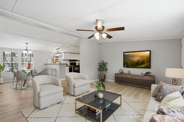 517 Ridgeway Place SW, Lenoir, NC 26845