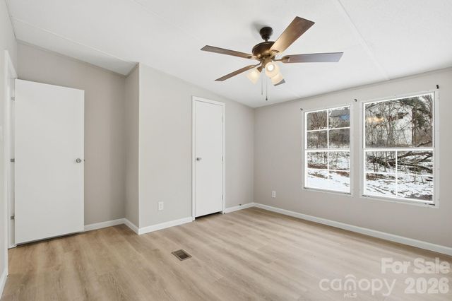 517 Ridgeway Place SW, Lenoir, NC 26845