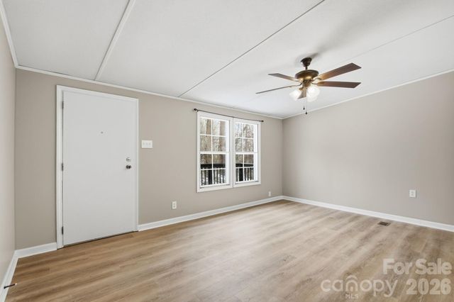 517 Ridgeway Place SW, Lenoir, NC 26845