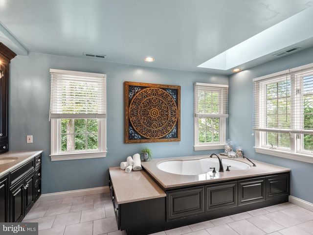 1285 OLD WOODS RD, West Chester, PA 19382