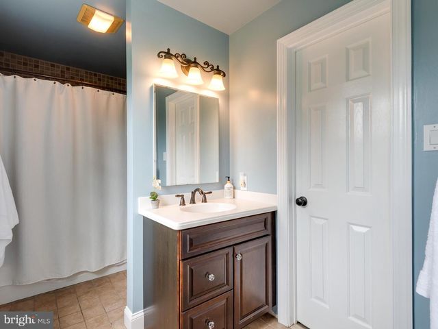 1285 OLD WOODS RD, West Chester, PA 19382