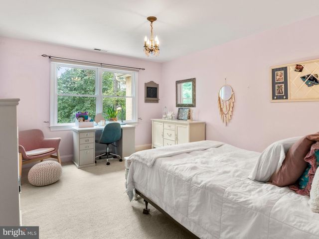 1285 OLD WOODS RD, West Chester, PA 19382