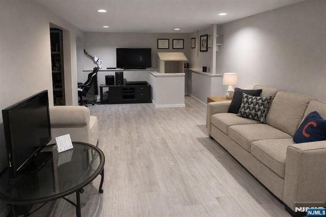 3-11 Pickett Place, Fair Lawn, NJ 07410