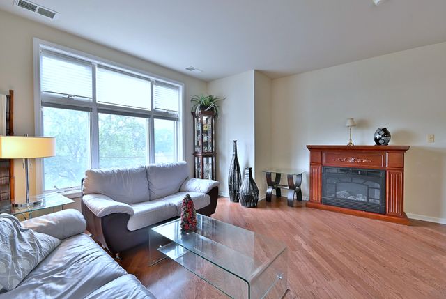 1930 N Harlem Avenue 402, Elmwood Park, IL 60707