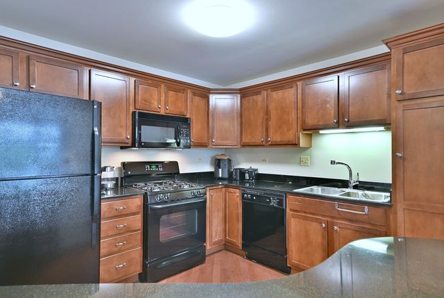 1930 N Harlem Avenue 402, Elmwood Park, IL 60707