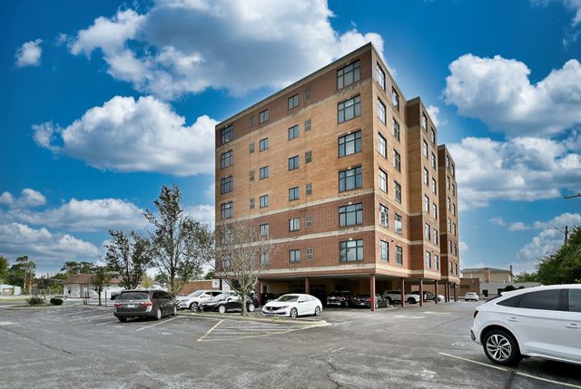 1930 N Harlem Avenue 402, Elmwood Park, IL 60707