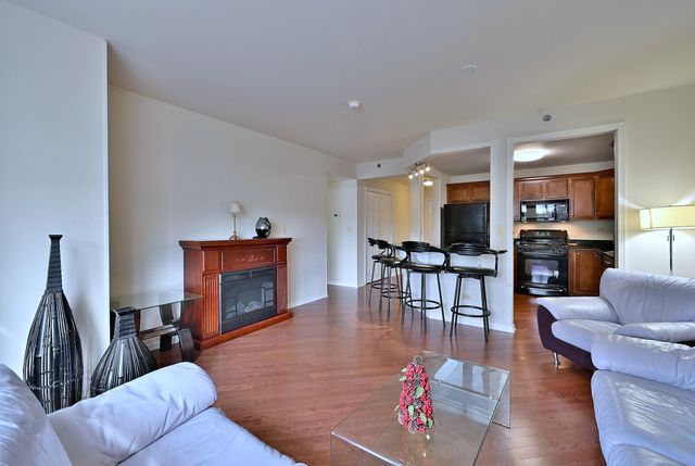 1930 N Harlem Avenue 402, Elmwood Park, IL 60707