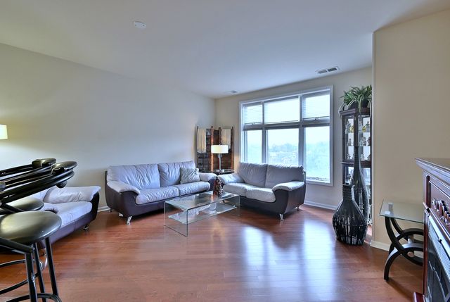 1930 N Harlem Avenue 402, Elmwood Park, IL 60707