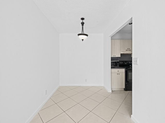 1 Jacaranda Country Club Drive 202, Plantation, FL 33324