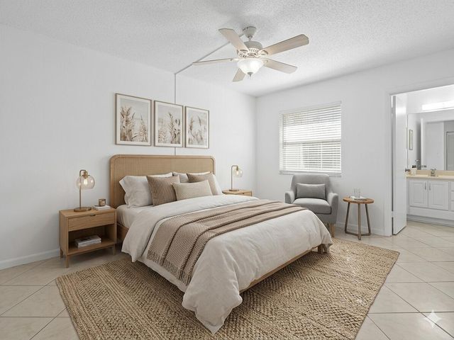 1 Jacaranda Country Club Drive 202, Plantation, FL 33324