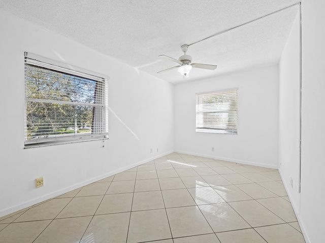 1 Jacaranda Country Club Drive 202, Plantation, FL 33324
