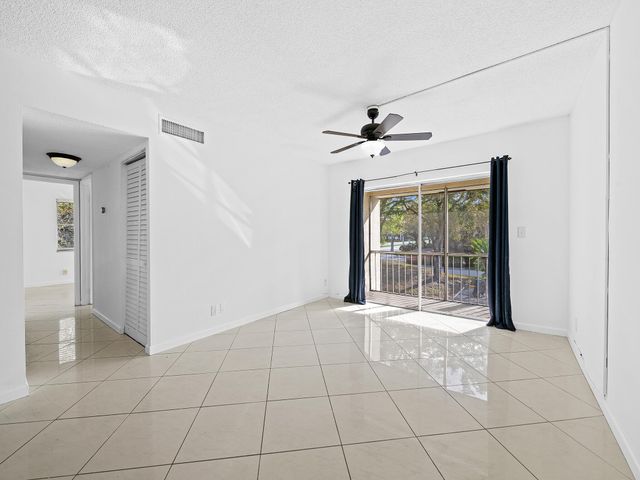 1 Jacaranda Country Club Drive 202, Plantation, FL 33324