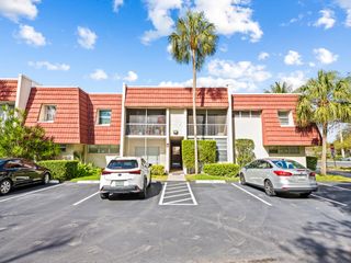 1 Jacaranda Country Club Drive 202, Plantation, FL 33324