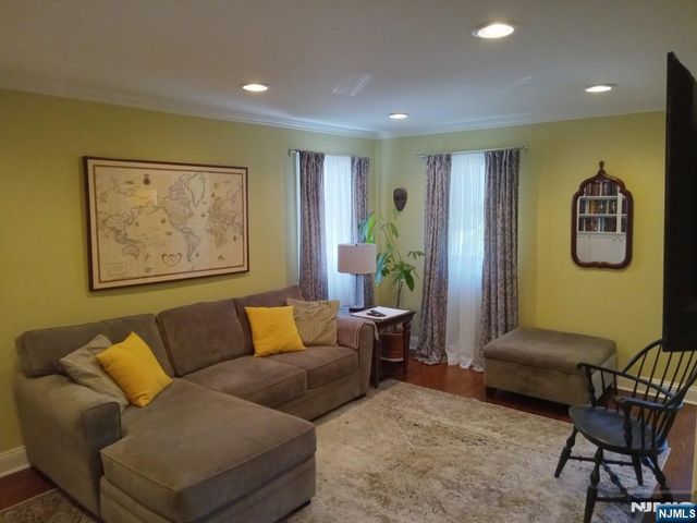82 2nd Street, North Arlington, NJ 07031