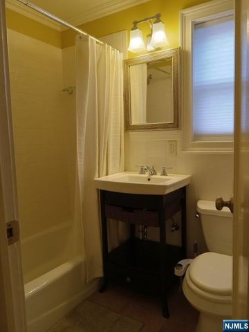 82 2nd Street, North Arlington, NJ 07031