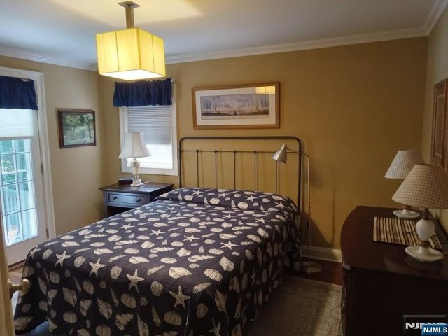 82 2nd Street, North Arlington, NJ 07031