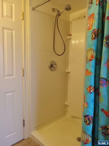 82 2nd Street, North Arlington, NJ 07031
