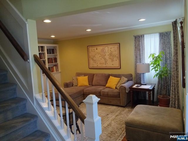 82 2nd Street, North Arlington, NJ 07031