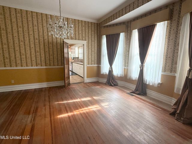 1303 River Road, Greenwood, MS 38930