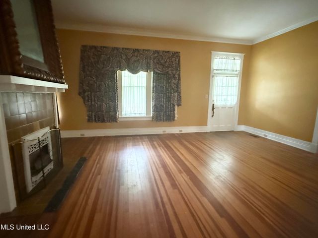 1303 River Road, Greenwood, MS 38930