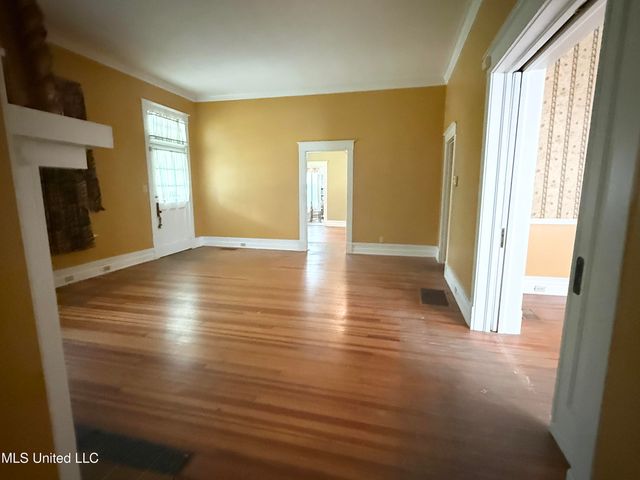 1303 River Road, Greenwood, MS 38930