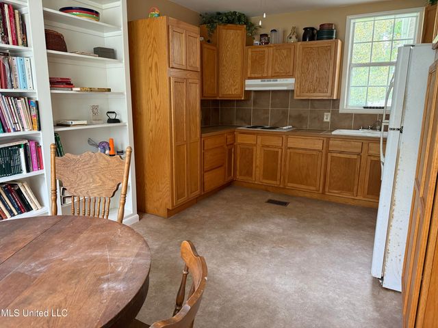 1303 River Road, Greenwood, MS 38930