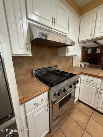 1303 River Road, Greenwood, MS 38930
