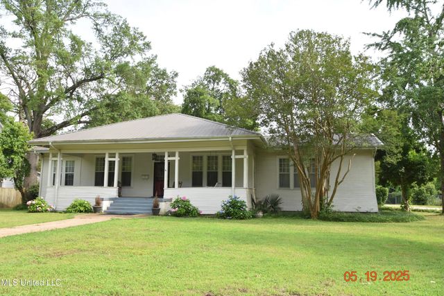 1303 River Road, Greenwood, MS 38930