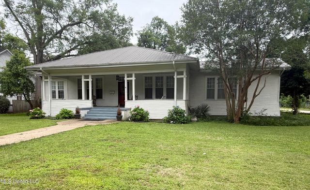 1303 River Road, Greenwood, MS 38930