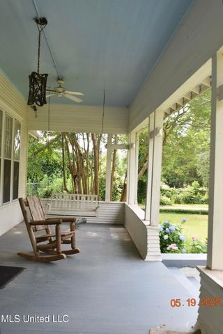1303 River Road, Greenwood, MS 38930