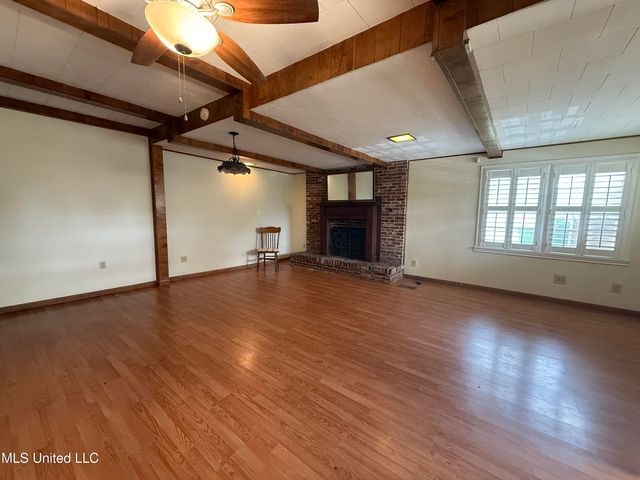 1303 River Road, Greenwood, MS 38930