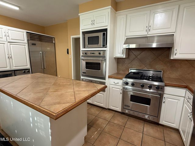 1303 River Road, Greenwood, MS 38930