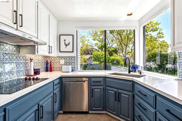 3300 Southridge Dr, Richmond, CA 94806
