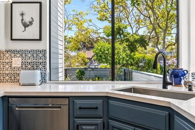 3300 Southridge Dr, Richmond, CA 94806