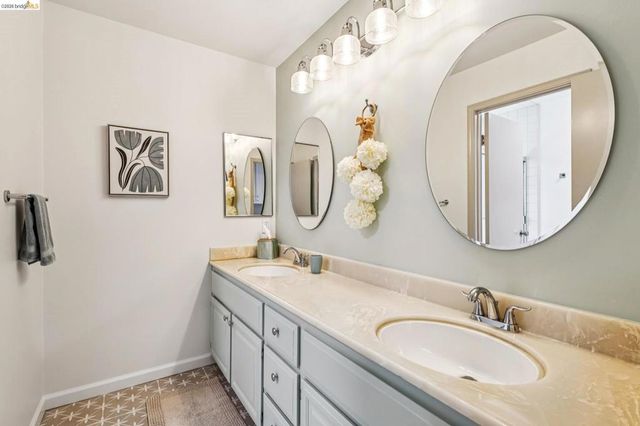 3300 Southridge Dr, Richmond, CA 94806